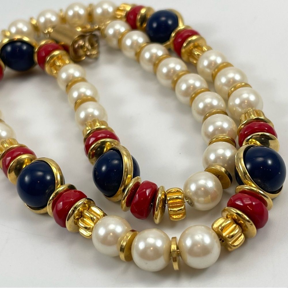 Beautiful Unsigned Gold Tone Glass Acrylic Beaded Statement Necklace - Picture 2 of 6